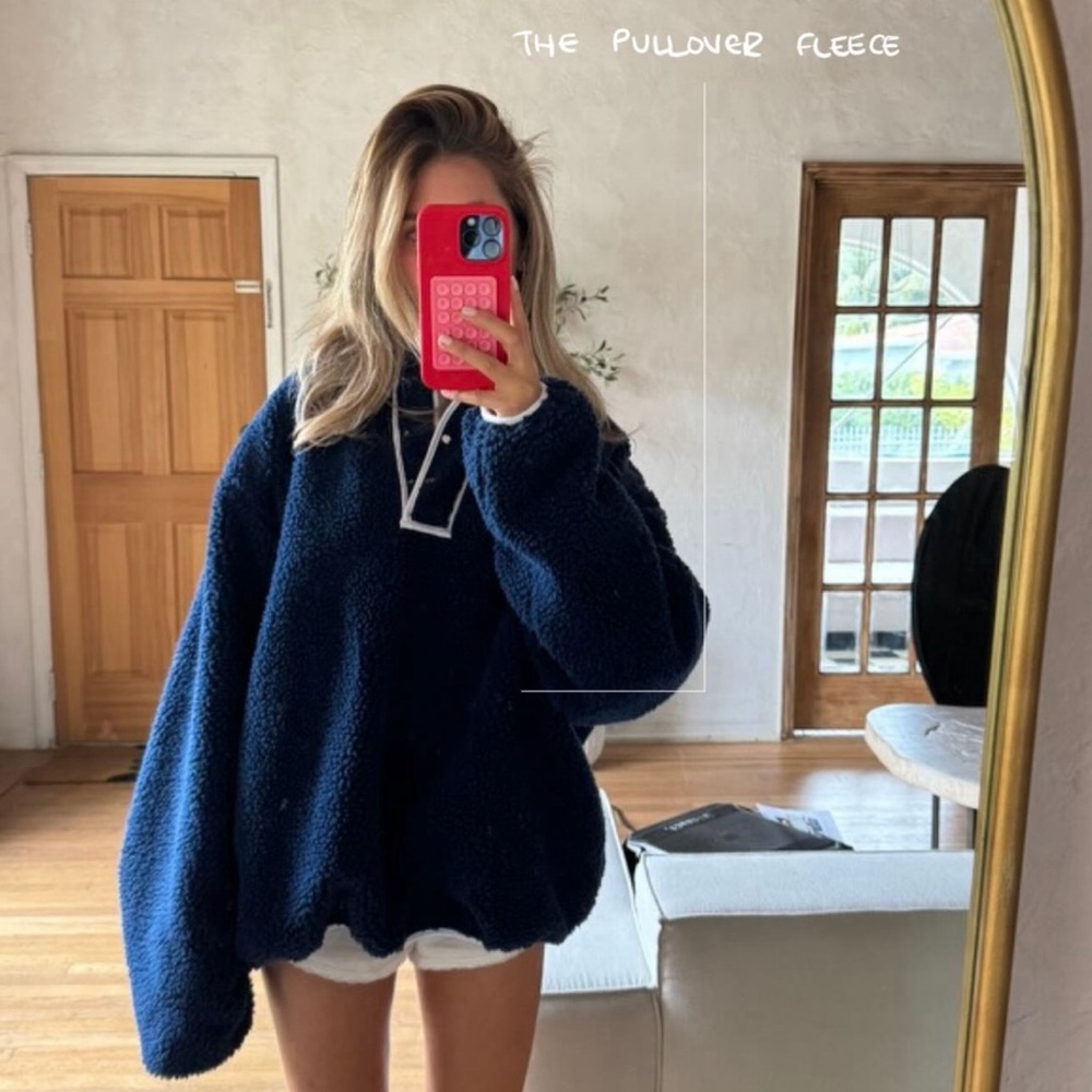 PARKE cozy fleece Navy, L/XL as seen on Chelsea.